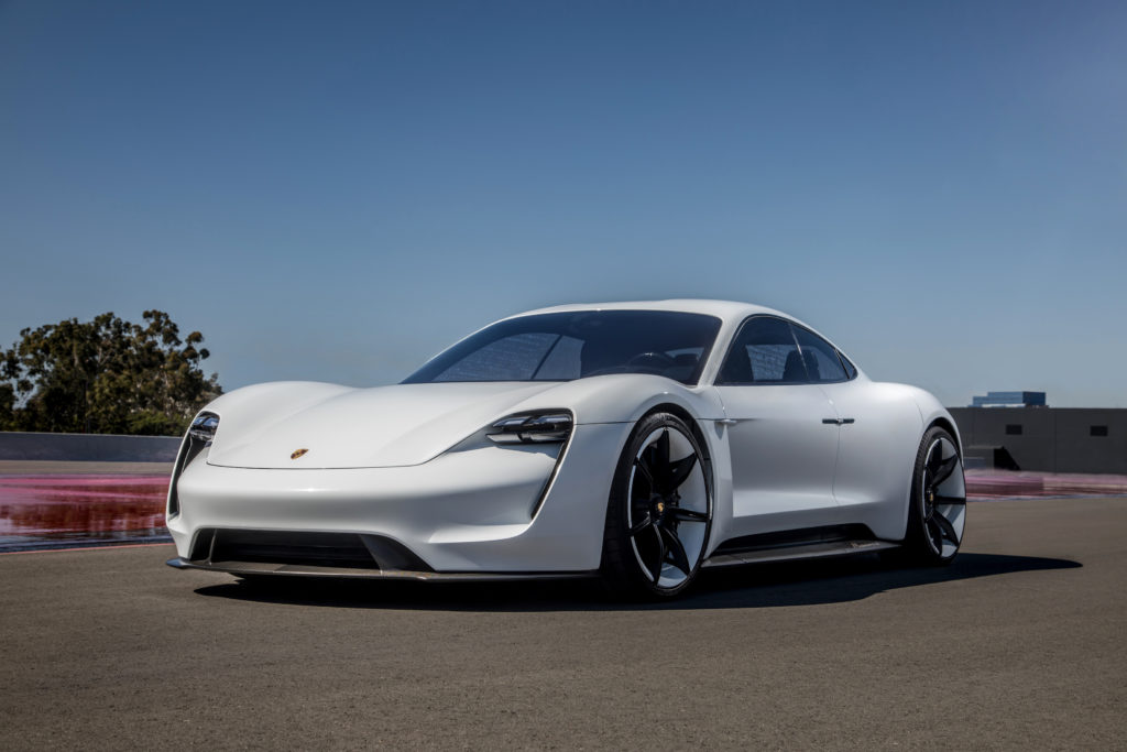 800 volts c'est dangereux ? Porsche parle de sa Taycan 100% électrique –  LIGNES/auto