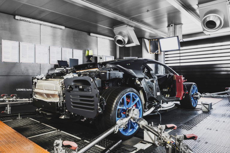 Comment naissent les Bugatti Chiron ? (2/2)
