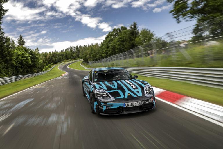ENGLISH – SPECIAL TAYCAN: the Porsche electrifies the Nürburgring ! 2 videos