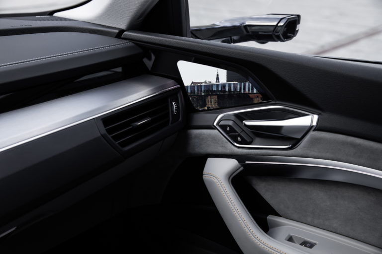 Les rétroviseurs numériques de l’Audi e-tron