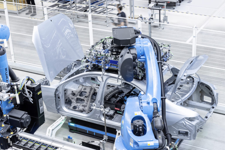 Factory 56 : l’usine 4.0 de Mercedes à 730 millions d’euros – VIDÉO