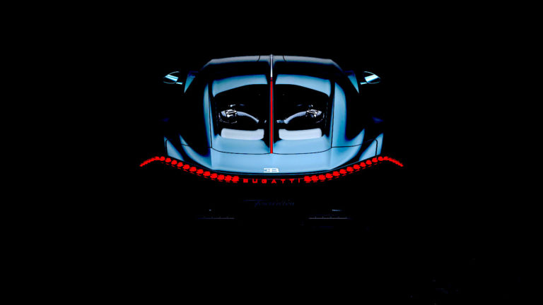Tout sur la Bugatti Tourbillon à 3.8 millions d’euros. Infos, vidéos et photos.